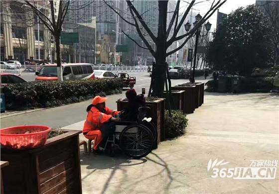 111Q93A2-0.jpg 111Q93A2-0.jpg